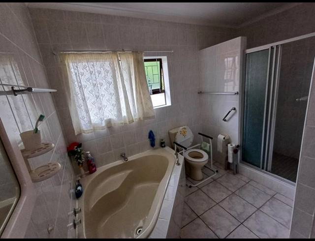 3 BEDROOM HOUSE FOR SALE IN FRAAIUITSIG